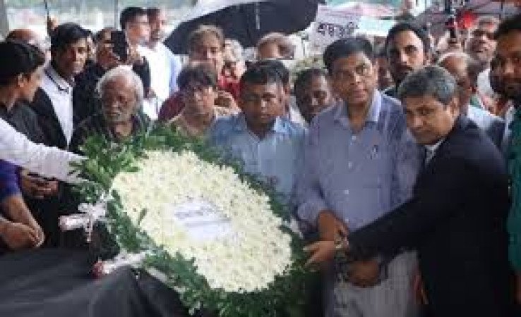 ফরিদা পারভীনের প্রতি সংস্কৃতি বিষয়ক মন্ত্রণালয়ের সচিবের শ্রদ্ধা নিবেদন