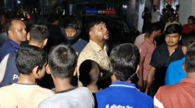 চাঁপাইনবাবগঞ্জে  এরফান গ্রুপের ট্রাকের ধাক্কায় শিশু নিহত