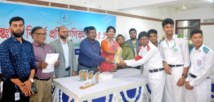 খুলনায় আন্তঃস্কুল বিতর্ক প্রতিযোগিতার সমাপনী ও পুরস্কার বিতরণ