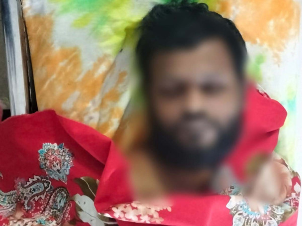 খুলনায় গলায় ফাঁস দিয়ে এক ব্যক্তির আত্মহত্যা