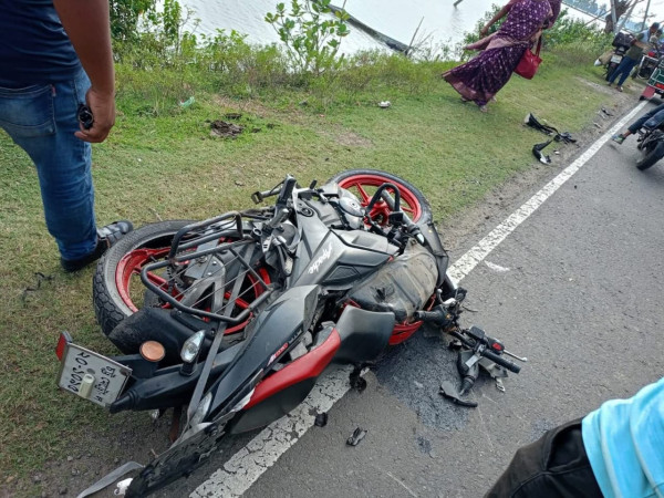 রামপালে বাস-মোটরসাইকেল সংঘর্ষে নিহত ২