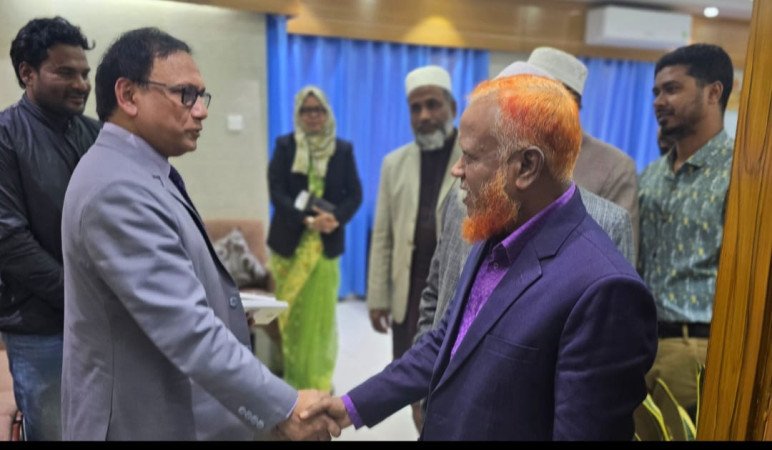 জাতীয় নির্বাচন নিয়ে বিভাগীয় কমিশনারের সঙ্গে জামায়াত নেতাদের সৌজন্য সাক্ষাৎ