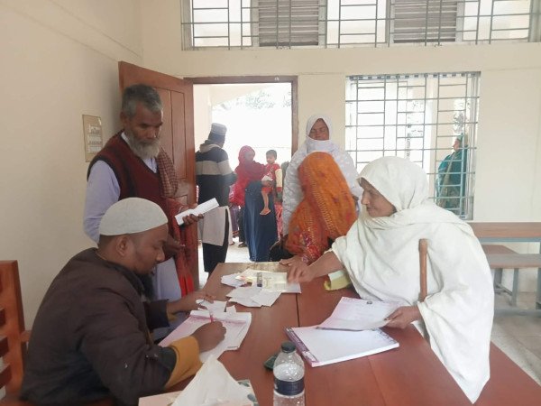 ভোলাহাটের ইমামনগরে ড. মিজানুর রহমানের উদ্যোগে ফ্রি মেডিকেল ক্যাম্প অনুষ্ঠিত