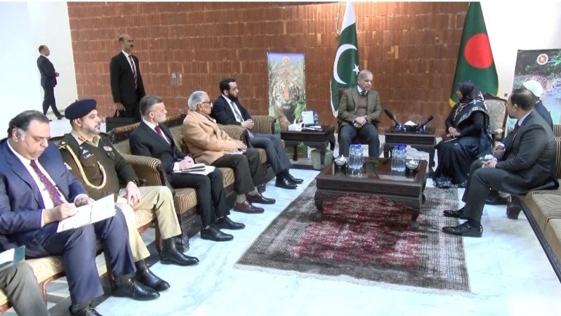 বেগম খালেদা জিয়ার মৃত্যুতে পাকিস্তানের প্রধানমন্ত্রী কর্তৃক শোক বইয়ে স্বাক্ষর