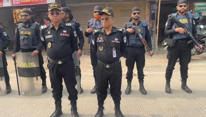 আসন্ন ত্রয়োদশ জাতীয় সংসদ নির্বাচন উপলক্ষে র‍্যাব-১১ এর নির্বাচনী মহড়া ও চেকপোস্ট জোরদার