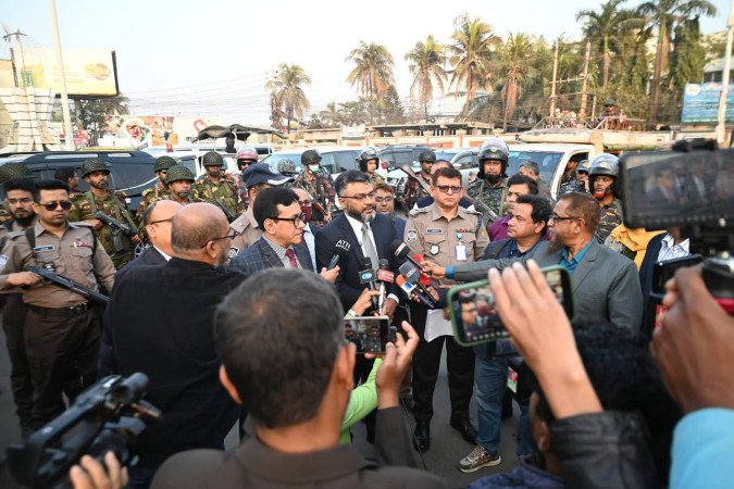 খুলনায় যৌথ বাহিনীর  টহল কার্যক্রম শুরু