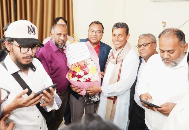 প্রকৌশলীদের শুভেচ্ছায় সিক্ত খুলনা-৩ এর নবনির্বাচিত সাংসদ  বকুল