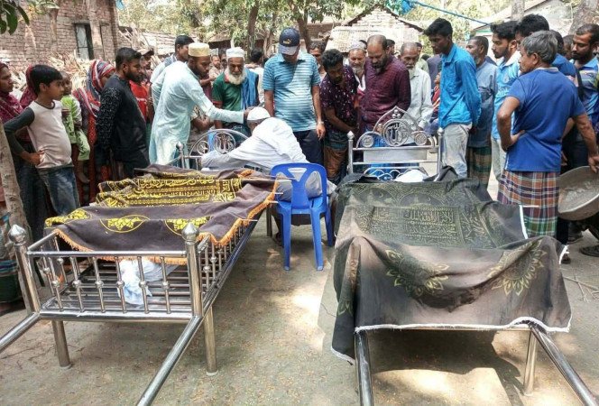 ছোট ভাইয়ের মৃত্যুর খবর শুনে বড় ভাইয়ের হার্ট অ্যাটাকে মৃত্যু, এলাকায় শোকের ছায়া