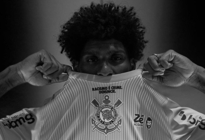 ফুটবলের জার্সিই প্রতিবাদের ভাষা: বর্ণবাদের বিরুদ্ধে ঐক্যবদ্ধ ব্রাজিলের ক্লাবগুলো