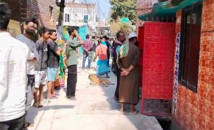 খুলনায় চাঁদাবাজির অভিযোগ, দোকান লুট ও বাড়িতে গুলিবর্ষণ