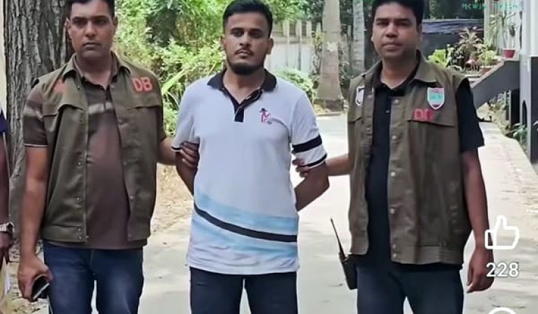 অভয়নগরে আনিছ হত্যার প্রধান আসামি শাহ মাহমুদ গ্রেফতার