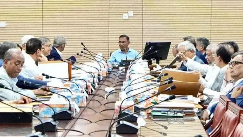 প্রধানমন্ত্রীর সভাপতিত্বে মন্ত্রিপরিষদের নতুন সমীকরণ: সচিবালয়ে নীতিনির্ধারণী বৈঠক