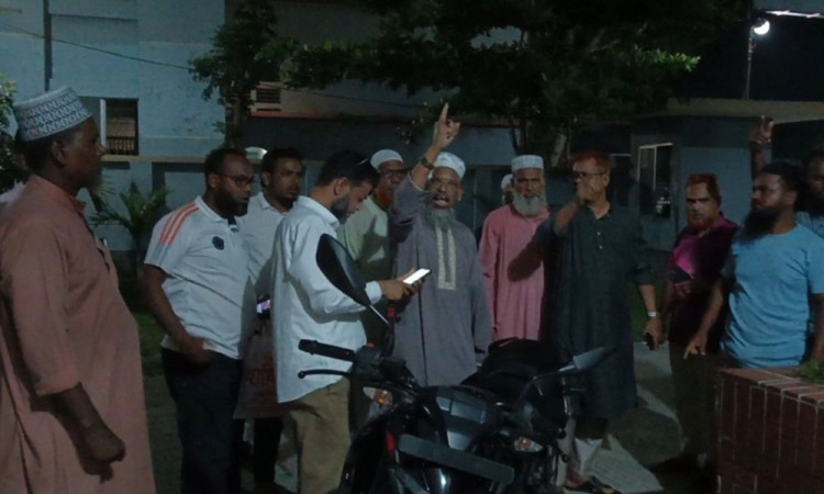 পাবনায় জামায়াত নেতাকে কুপিয়ে জখম, ২৪ ঘণ্টার আলটিমেটাম দিয়ে এমপির থানা ঘেরাও