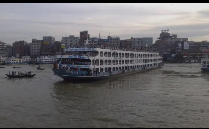 সদরঘাটের ওপর চাপ কমাতে বিকল্প দুয়ার: বসিলা ও শিমুলিয়ায় জমজমাট নৌ পথের যাত্রা