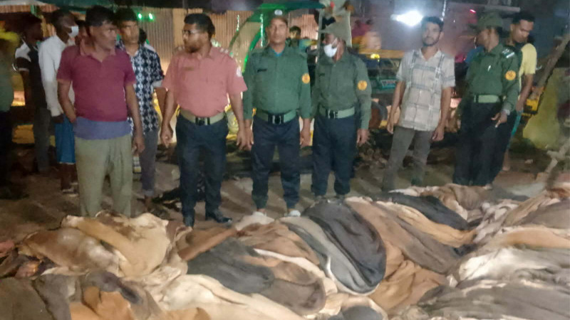 চামড়া শিল্পে আশার আলো: ধ্বংসের হাত থেকে জাতীয় সম্পদ রক্ষায় আনসার-ভিডিপির ‘নীরব বিপ্লব’