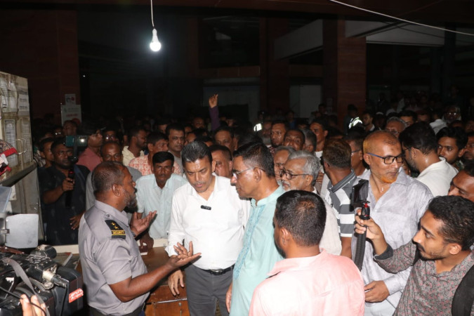 ক্ষতিগ্রস্ত সিটি মেডিকেলে উদ্ধার অভিযানে সবার ভূমিকা প্রশংসনীয় : হুইপ বকুল