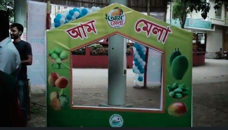 চাঁপাইনবাবগঞ্জের আম মেলায় দেশি-বিদেশি ১৮৩ জাতের আম প্রদর্শন