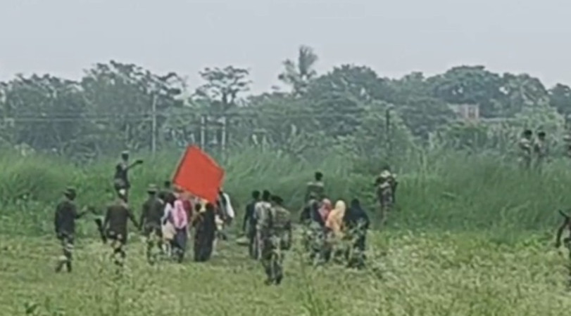 চাঁপাইনবাবগঞ্জের শিবগঞ্জ উপজেলার চৌকা সীমান্তে ২০ জনকে বাংলাদেশে পুশ ইনের চেষ্টা