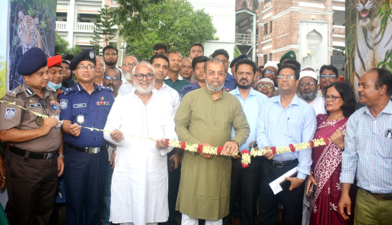 খুলনায় মাসব্যাপী বৃক্ষমেলা শুরু, ২৫ কোটি গাছ রোপনের লক্ষ্যের কথা প্রতিমন্ত্রীর