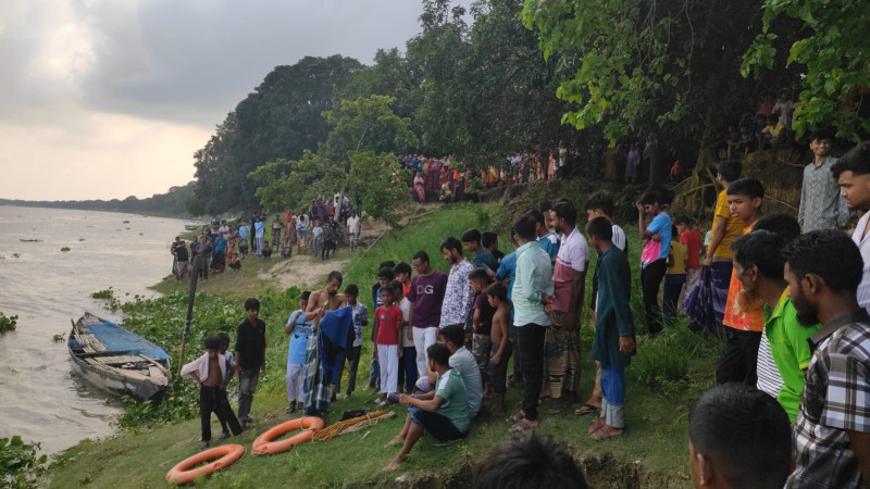 চাঁপাইনবাবগঞ্জে মহানন্দা নদীতে গোসল করতে নেমে নিখোঁজ সপ্তম শ্রেণির শিক্ষার্থী