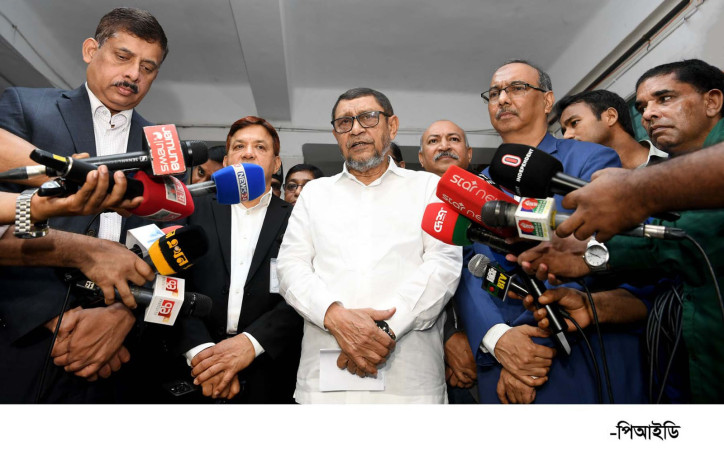 ঢাকা মেডিকেলে আধুনিক ল্যাব যন্ত্রপাতি হস্তান্তর, রোগ নির্ণয়ে নতুন গতি আসবে: স্বাস্থ্যমন্ত্রী