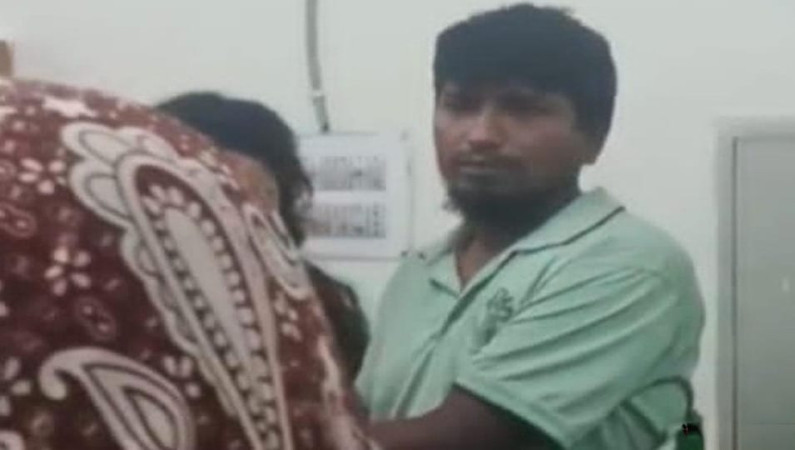 খুবি'র নারী হলের ওয়াশরুমে গোপন ভিডিওর অভিযোগ, বিচারের দাবিতে প্রশাসনিক ভবনে তালা