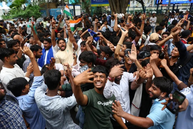 পরীক্ষা ফাঁস বিক্ষোভে পদত্যাগ শিক্ষামন্ত্রীর, উল্লাস দেশজুড়ে