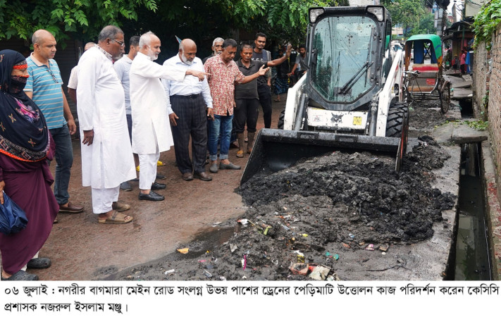 বাগমারায় ড্রেন পরিষ্কার কার্যক্রম পরিদর্শনে কেসিসি প্রশাসক