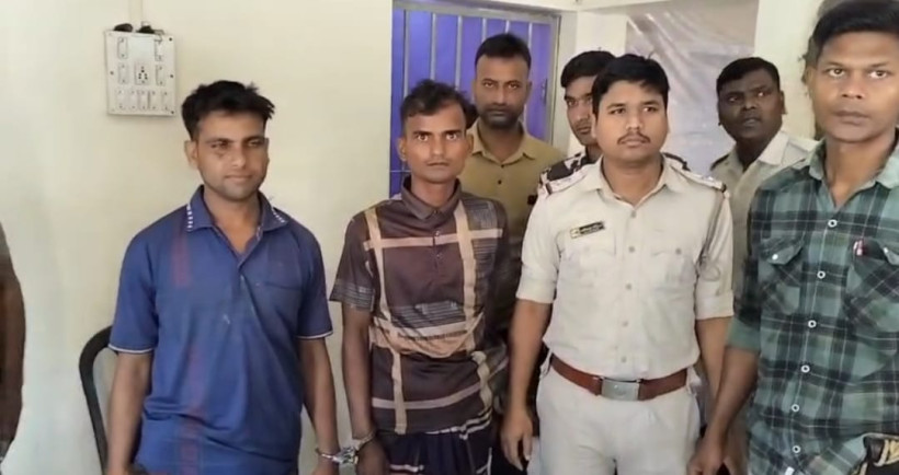 ভারতে গরু আনতে গিয়ে পুলিশের হাতে আটক চাঁপাইনবাবগঞ্জের দুই যুবক