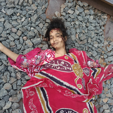 চাঁপাইনবাবগঞ্জে ট্রেনের ধাক্কায় অজ্ঞাত নারীর মৃত্যু