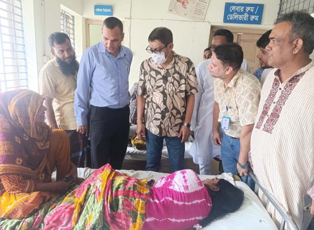 চরভদ্রাসন স্বাস্থ্য কমপ্লেক্সে মন্ত্রীর আকস্মিক পরিদর্শন, অনুপস্থিত কর্মীকে বদলির নির্দেশ