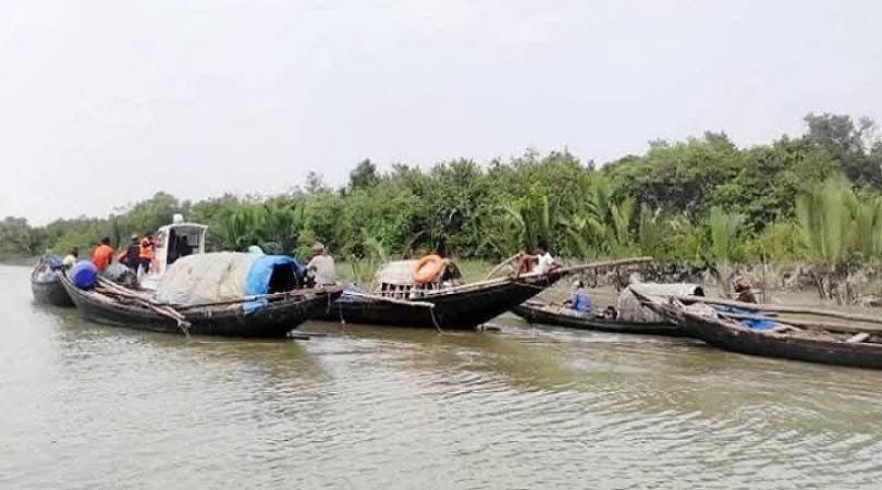সুন্দরবনে বনদস্যু আতঙ্ক, ঋণের বোঝা নিয়েই প্রবেশের প্রস্তুতি বনজীবীদের