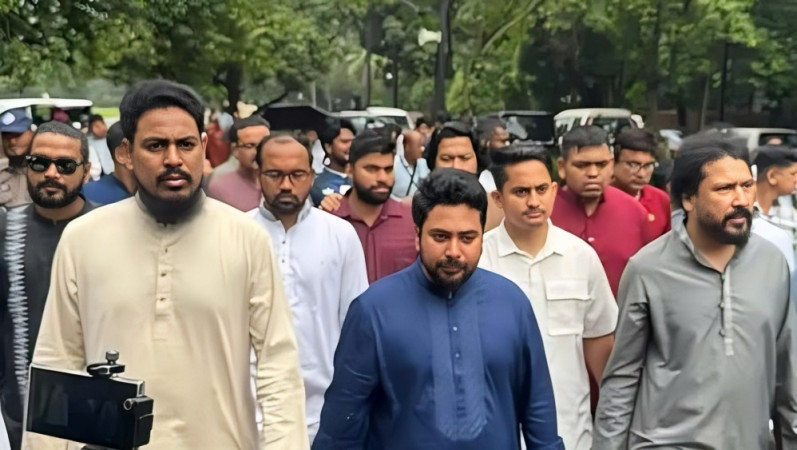 জুলাই স্মৃতি জাদুঘরে এনসিপির ৫০ সদস্যের প্রতিনিধি দল
