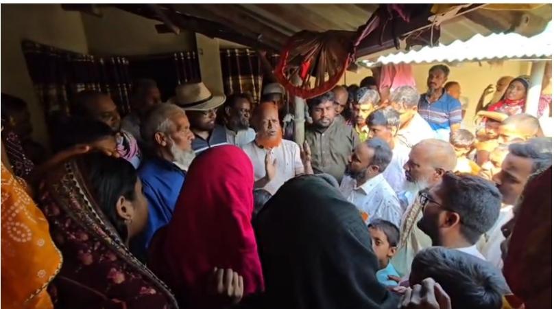 নারায়ণপুরে নৌকাডুবি  ১৯ দিনের শিশুসহ বেঁচে ফেরা ১১ জনের খোঁজ নিলেন বুলবুল এমপি