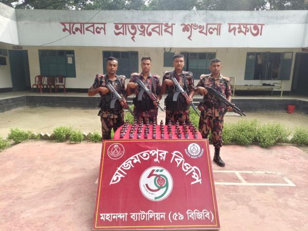 শিবগঞ্জ সীমান্তে ফেনসিডিল ও মোটরসাইকেল জব্দ