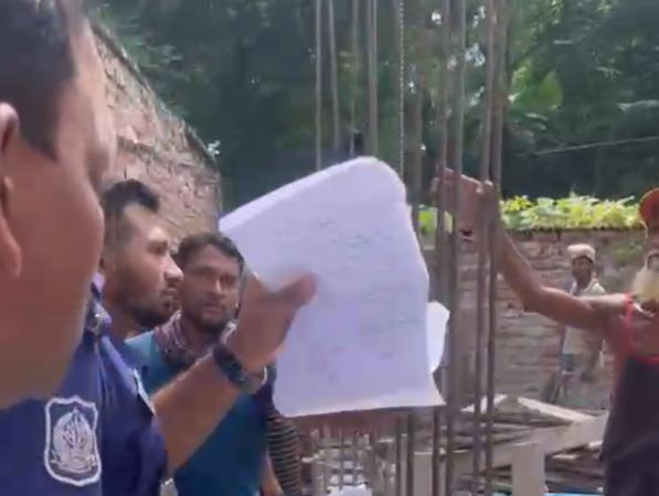 পৌরসভার নোটিশের পরও বহুতল ভবন নির্মাণের অভিযোগ