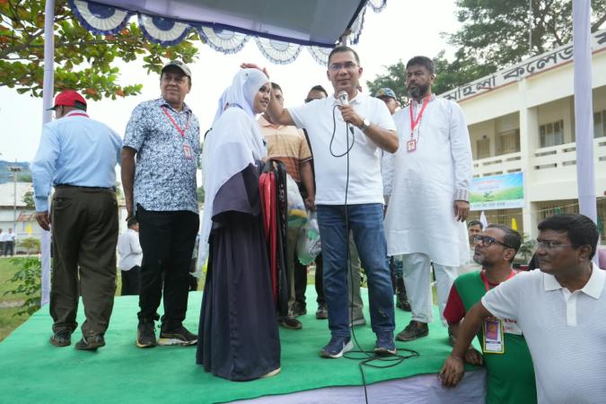 ফেনীতে বেগম খালেদা জিয়া মহিলা কলেজে বৃক্ষরোপণ কর্মসূচির উদ্বোধন প্রধানমন্ত্রীর