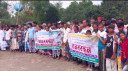 চাঁপাইনবাবগঞ্জে ভয়াবহ নদী ভাঙন রোধে পদ্মাপাড়ের বাসিন্দাদের মানববন্ধন