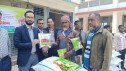 চাঁপাইনবাবগঞ্জে গ্রীষ্মকালীন পেঁয়াজ বীজ (কন্দ) উৎপাদনে কৃষকদের মাঝে উপকরণ বিতরণ