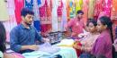 চাঁপাইনবাবগঞ্জে দুর্গাপূজার কেনাকাটায় তুঙ্গে ক্রেতাদের ভিড়